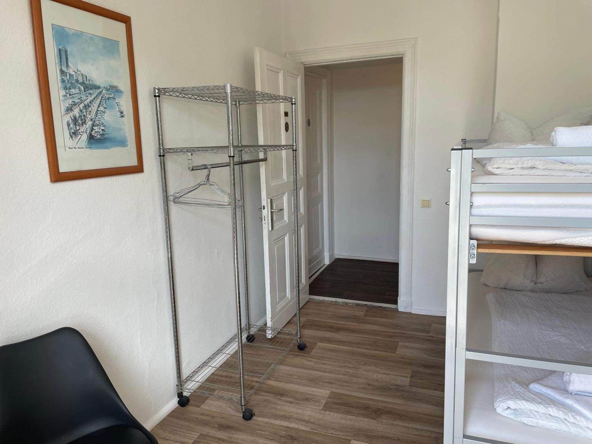 Hotel-Pension Adamshof Berlin Bagian luar foto
