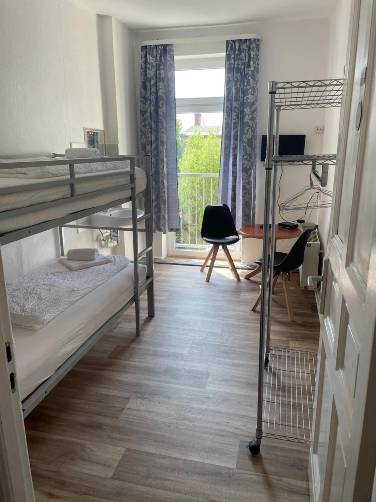Hotel-Pension Adamshof Berlin Bagian luar foto